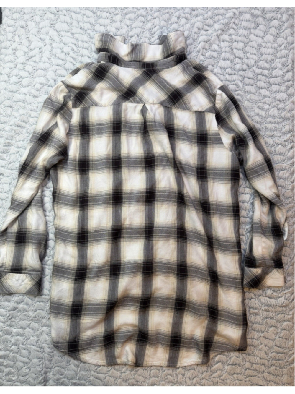 Heart N Crush Women's Black/White Plaid Collared Woven Cotton Button-Up 1X - Picture 2 of 8